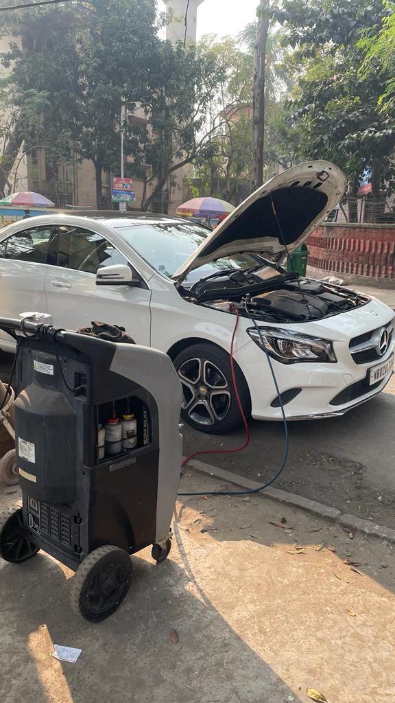 Car AC gas charging or filling